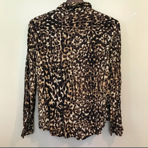Leopard print button down - Picture 2 of 6